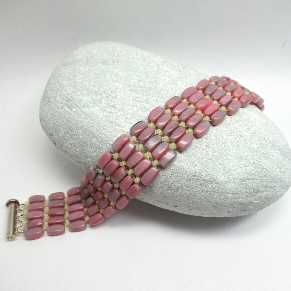 Handwoven Pink Czech UG glass bracelet - Picture 2 of 14